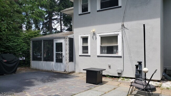Foto del edificio - 773 Bloomfield Ave