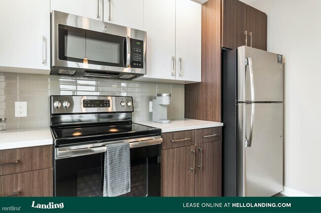 Foto del edificio - 4970 Landmark Pl