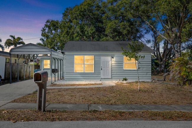 Photo - 6818 59th St N House