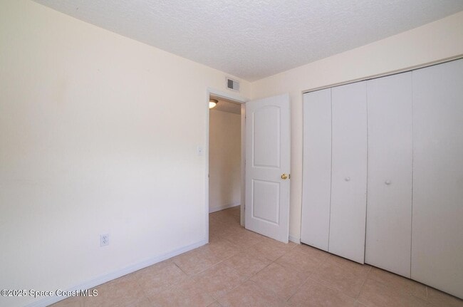 Foto del edificio - 2285 Dolphin Rd