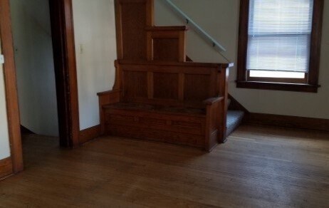 Building Photo - 111 S Lucas St