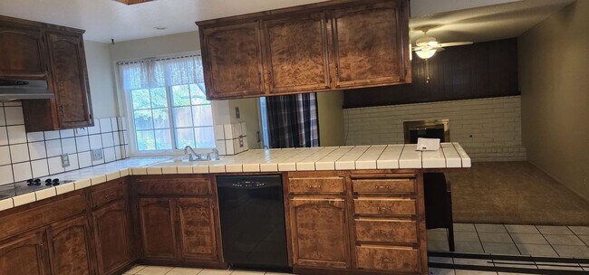 Foto del edificio - Remodeled 4/2 Great neighborhood