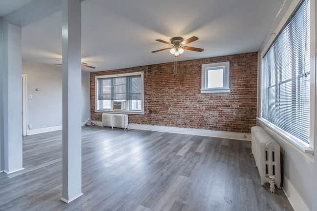 Building Photo - Loft like living in Carondelet...Coming Soon!
