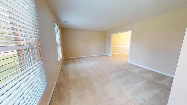 Building Photo - 1073 Heatherwood Dr