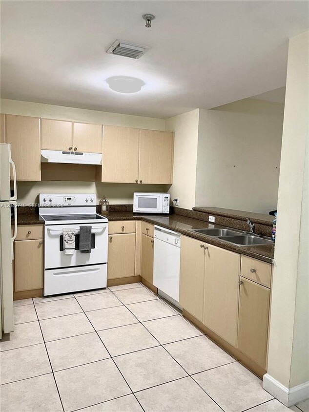 Photo - 2280 SW 32nd Avenue 202, Miami, FL 33145 - 3180