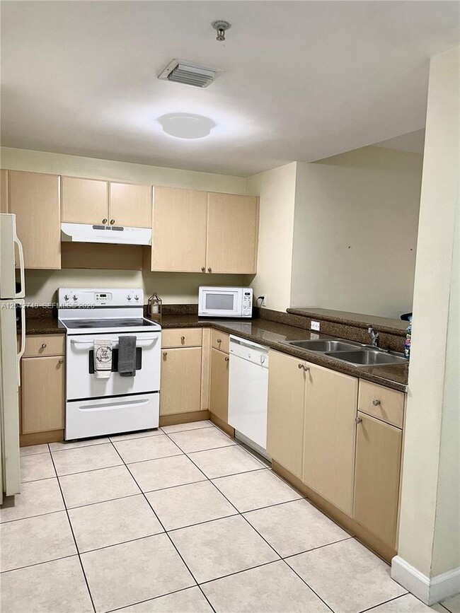 Photo - 2280 SW 32nd Avenue 202, Miami, FL 33145 - 3180 House