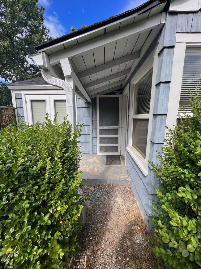 Building Photo - 509 Scenic Dr