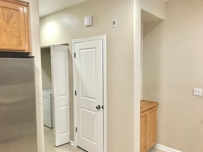 Foto del edificio - 3 bed 3 bath Richmond Townhouse with Garag...