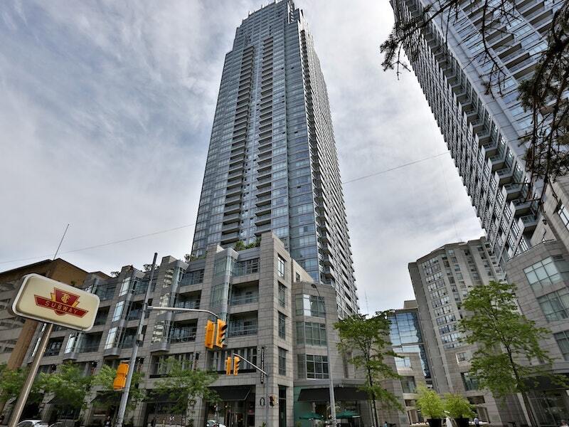 Primary Photo - 2191-2191 Yonge St