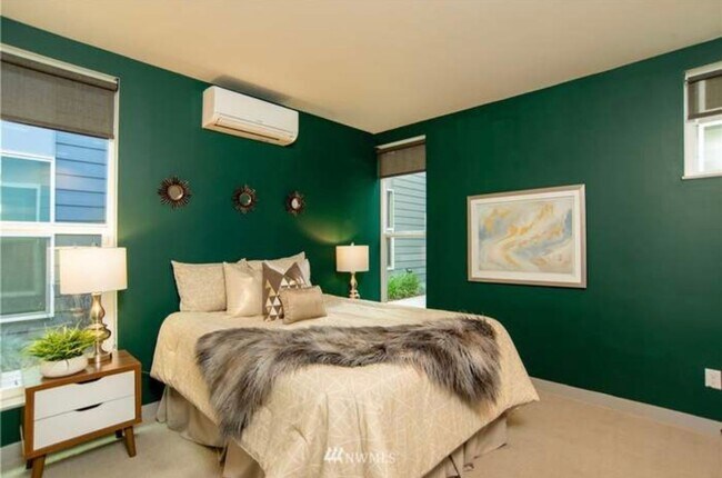 Building Photo - Welcome Home 2 bd 2 ba - Georgetown Townhome