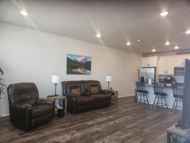 Foto del edificio - 2060 Autumn Moon Dr