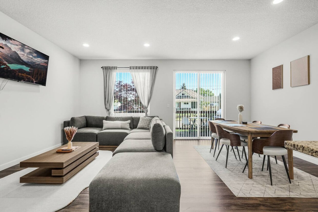 Primary Photo - 2702 E 33rd St