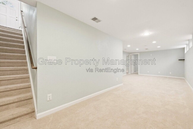 Building Photo - 3575 E Vassar Ave