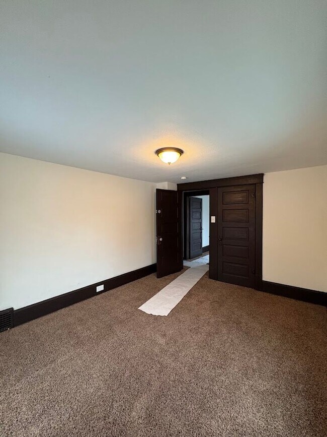 Foto del edificio - 1433 Kenmore Blvd