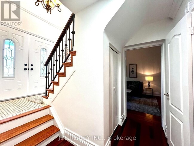 Building Photo - 21 Rialto Dr
