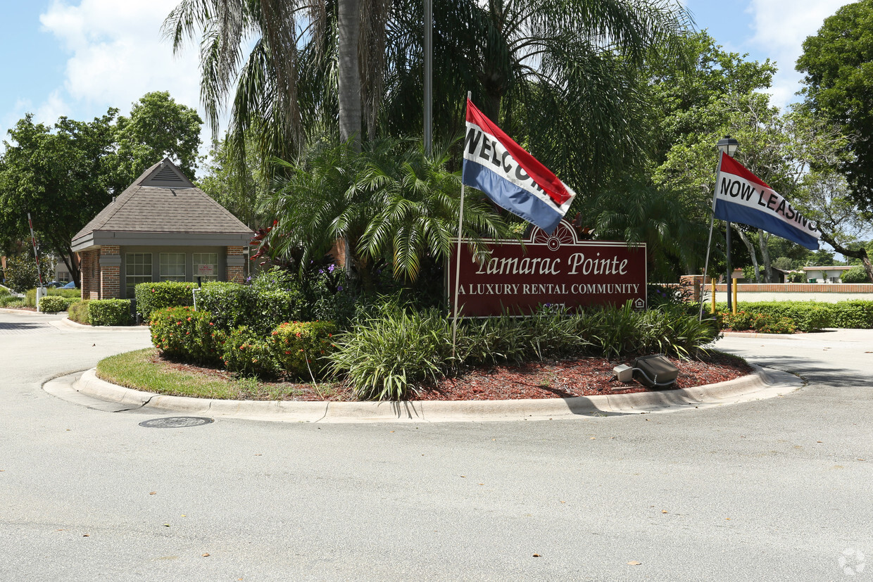 Foto principal - Tamarac Pointe Apartments