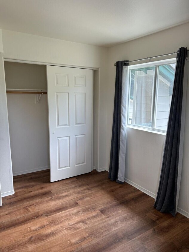 Foto principal - This fully remodeled 2 bedroom, 2 bath con...