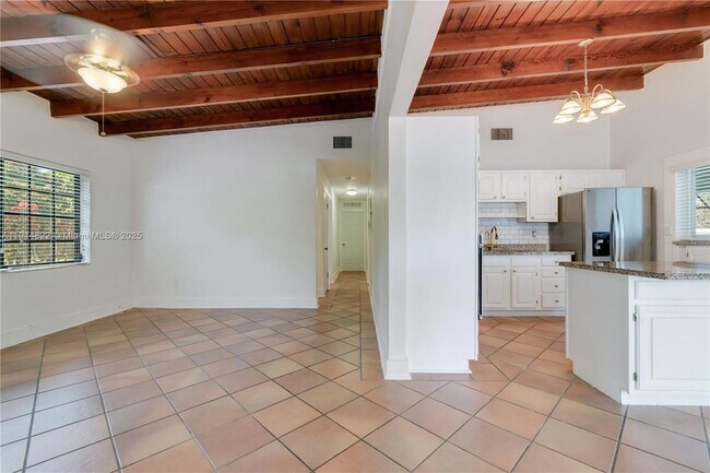 Foto del edificio - 10621 SW 111th St