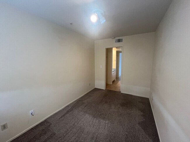Foto del edificio - 1185 FOOTHILL BLVD #30, SAN LUIS OBISPO (PINE CREEK CONDO)