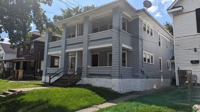 Building Photo - 759 Erie St S