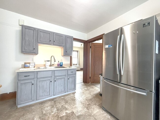 Foto del edificio - 1411 Rawson Ave