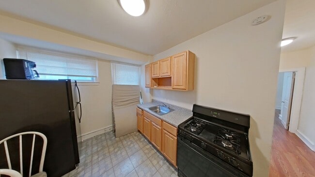 Building Photo - 6237 Carpenter St