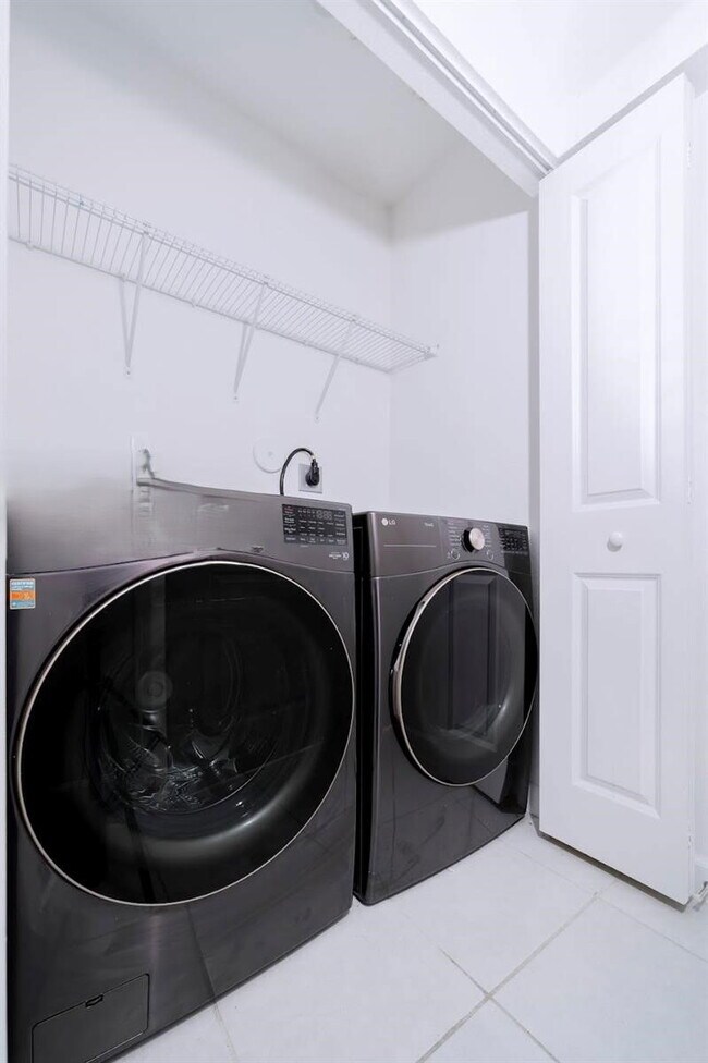 Foto del edificio - 12661 NW 23rd Pl