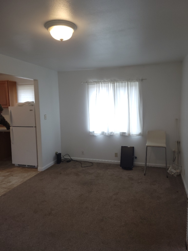 Building Photo - 859 Redway Dr