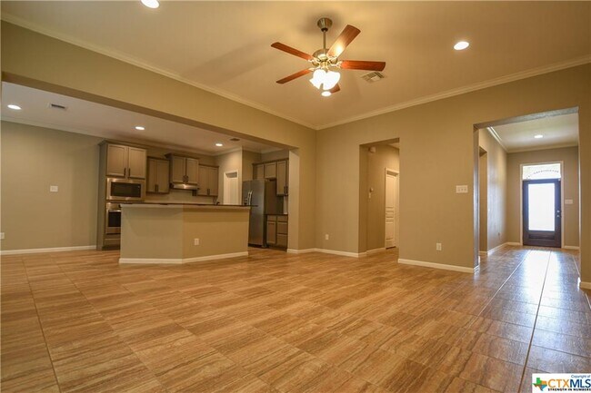 Foto del edificio - 7712 Kendall Hill Dr