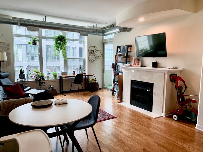Foto del edificio - 909 W Washington Blvd
