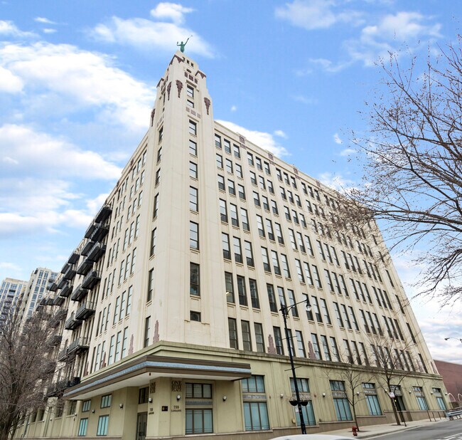 Foto del edificio - 758 N Larrabee St