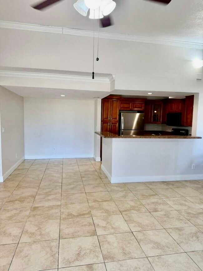 Building Photo - 169 Santa Clara Dr
