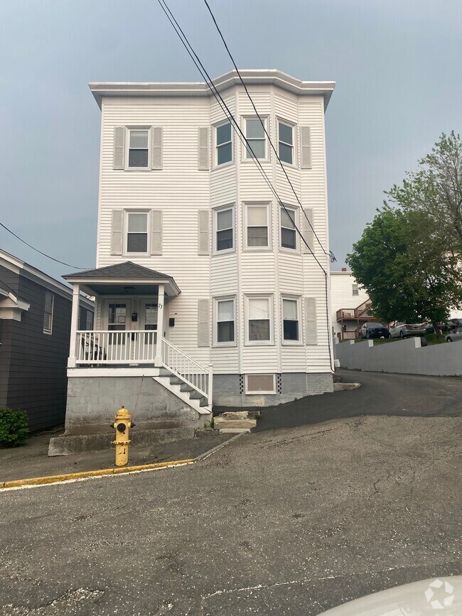 Apartments For Rent in Biddeford ME 2 Rentals