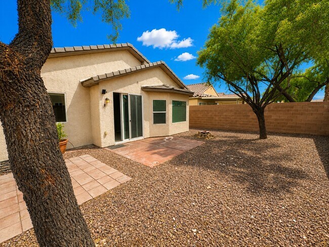 Foto del edificio - 2924 Dotted Wren Ave