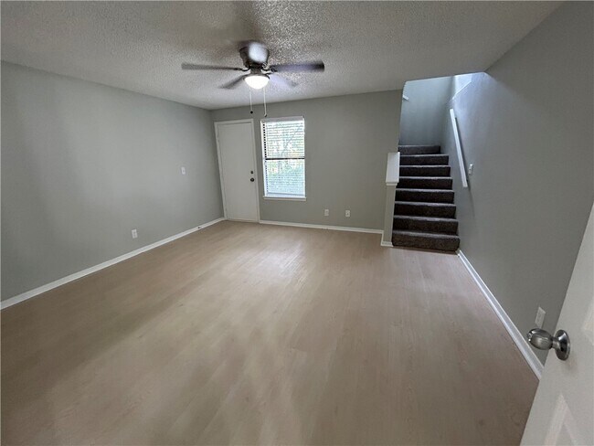 Foto del edificio - 1379 E Sequoyah Ct