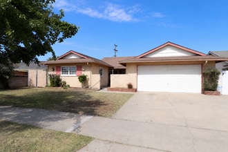 Building Photo - 707 N College Dr