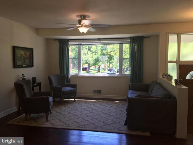 Foto del edificio - 1012 Playford Ln