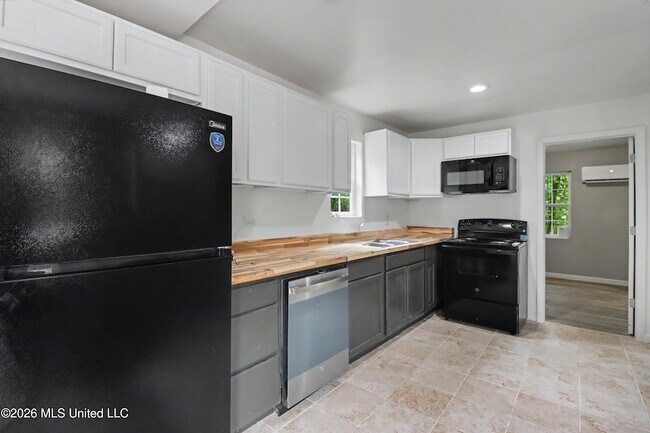 Foto del edificio - 9424 Daisy Vestry Rd