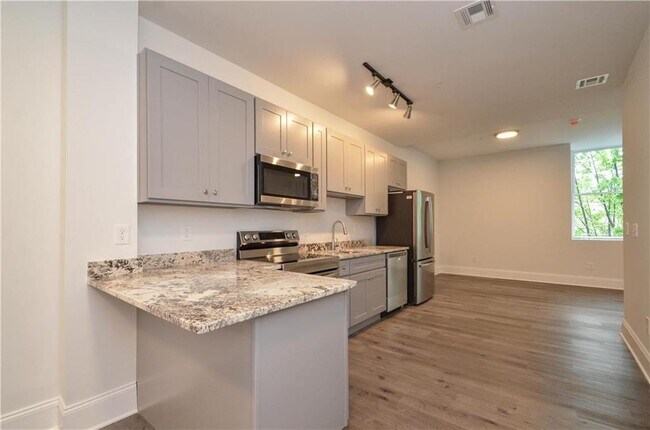 Building Photo - 10 W Goepp St