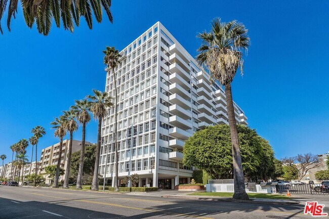 Foto del edificio - 7135 Hollywood Blvd
