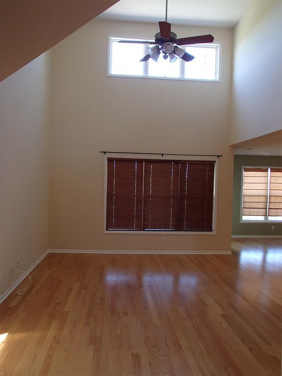 Building Photo - CLOSE TO FT. RILEY, FENCED BACKYARD!