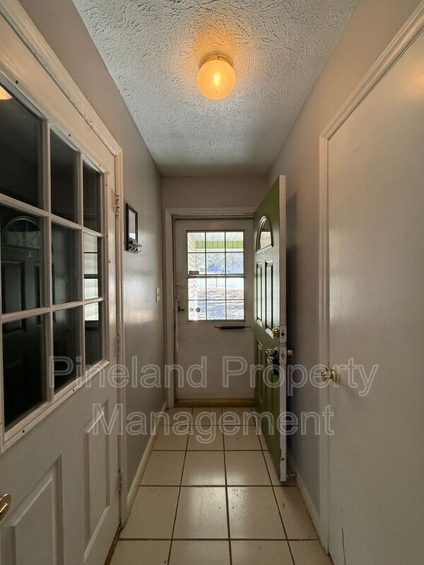 Building Photo - 6577 Green Meadow Ct