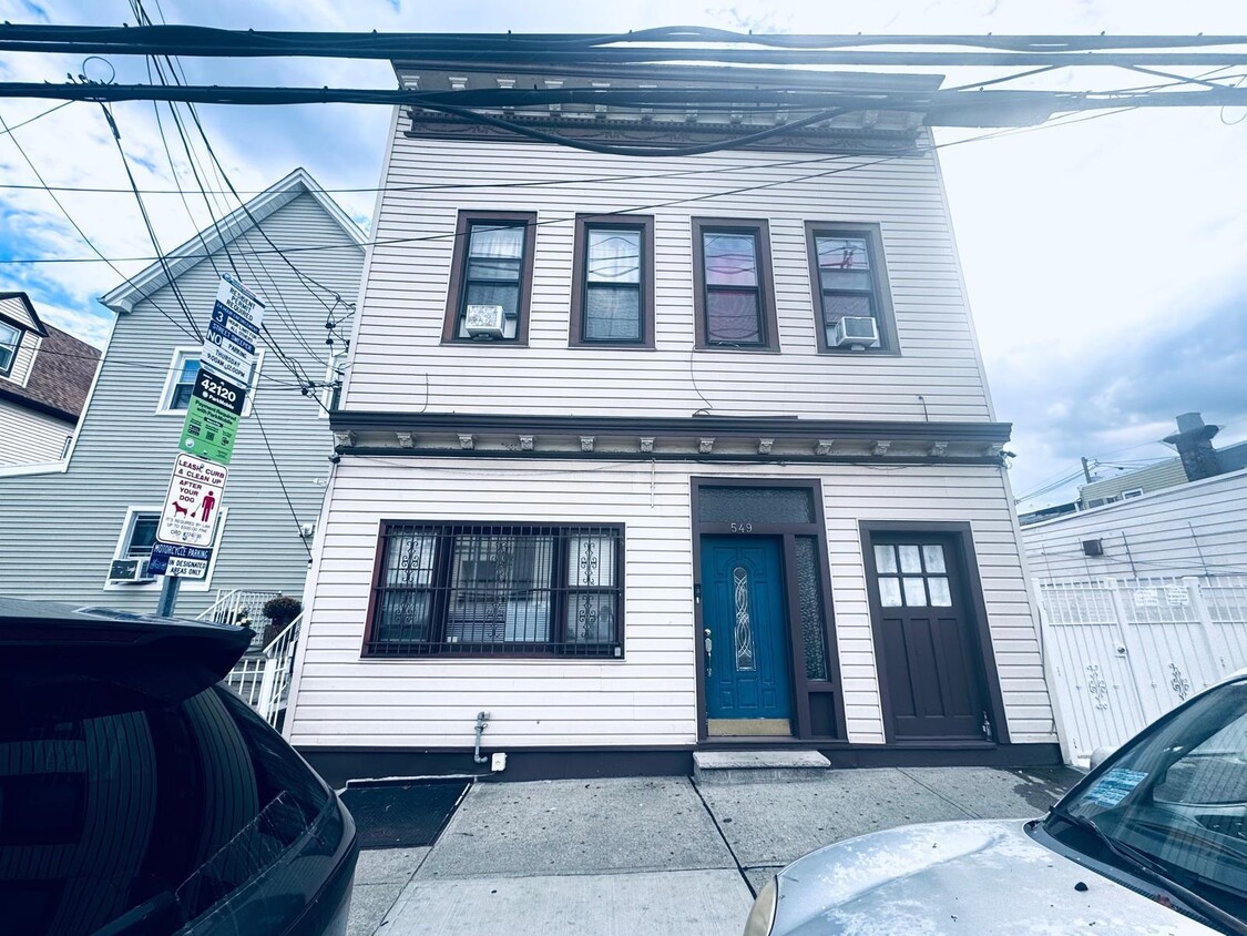 Primary Photo - 549 61ST St