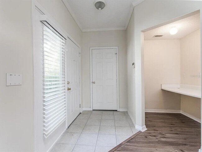 Foto del edificio - 10000 SW 52nd Ave