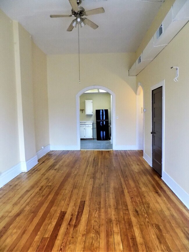 Foto del edificio - 56 E Burlington Ave