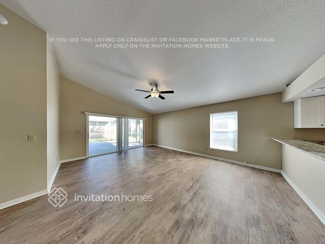 Foto del edificio - 1916 Bridgehampton Pl