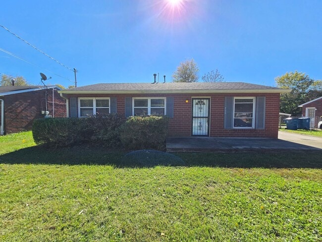 Newly Renovated 3 Bedroom Home – Modern Co... - Newly Renovated 3 Bedroom Home – Modern Co...