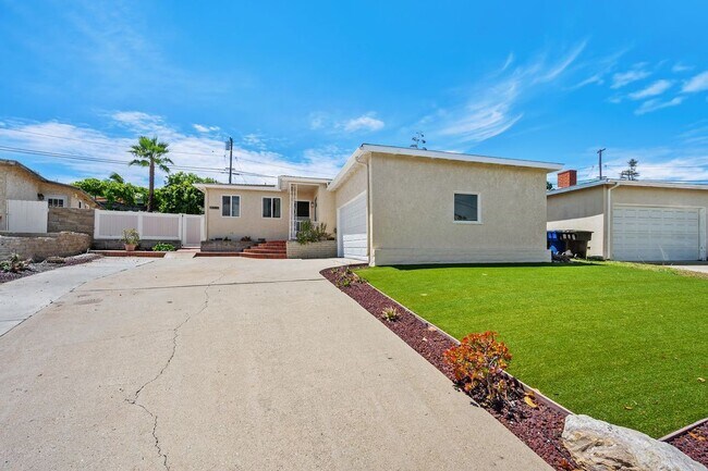 Building Photo - 26015 Crest Rd