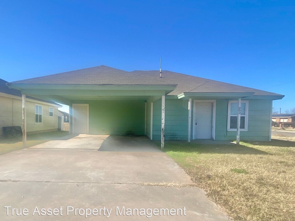 3 br, 1.5 bath House 802 Vanda Ave House Rental in Lubbock, TX