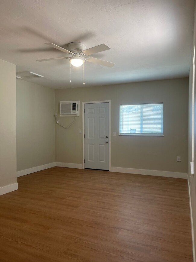Foto del edificio - 2762-2764 Lanning Ave